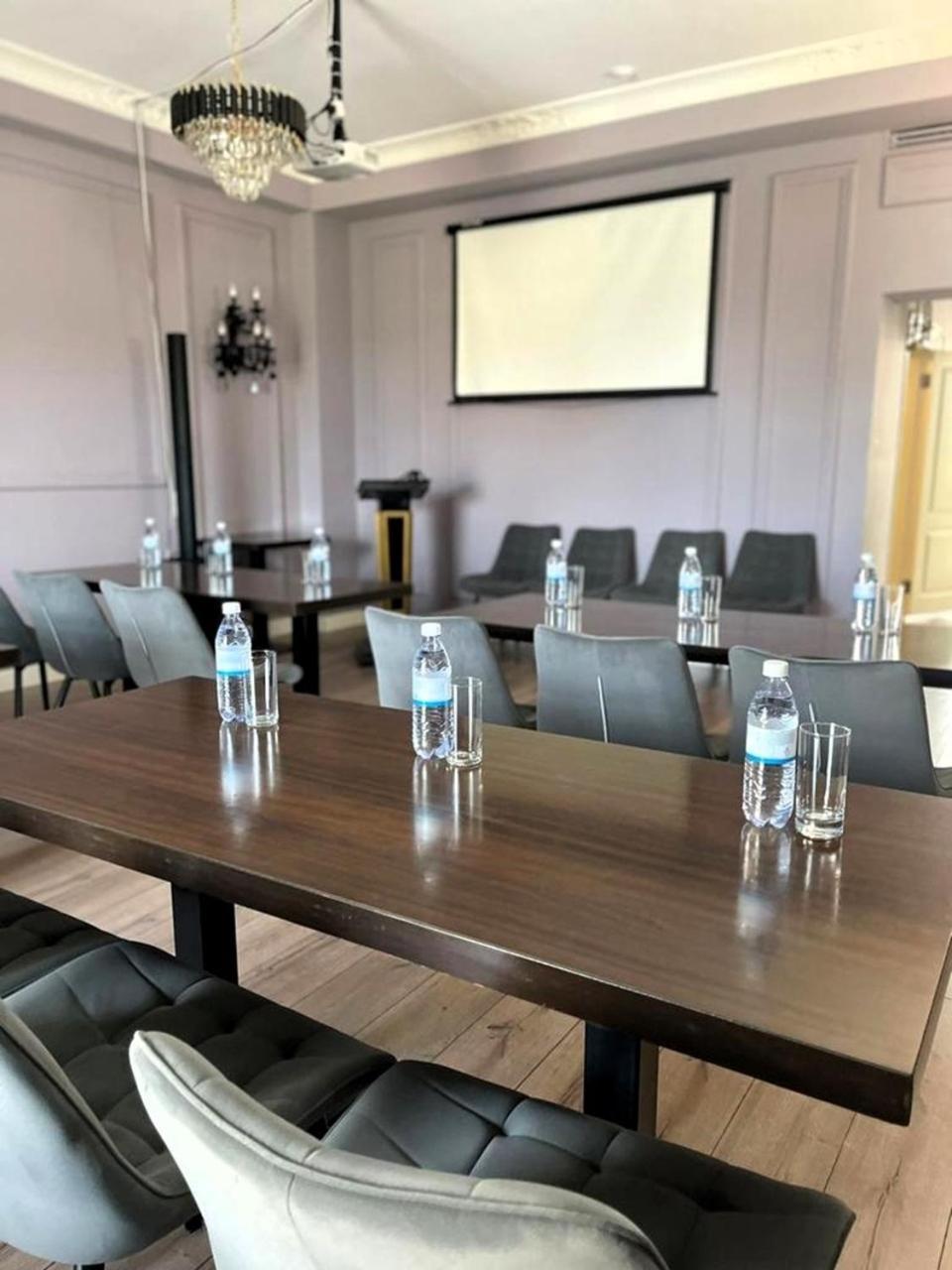 Hotel Royal Bv Ustʼ-Kamenogorsk Zewnętrze zdjęcie