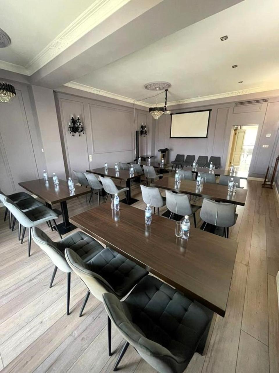 Hotel Royal Bv Ustʼ-Kamenogorsk Zewnętrze zdjęcie