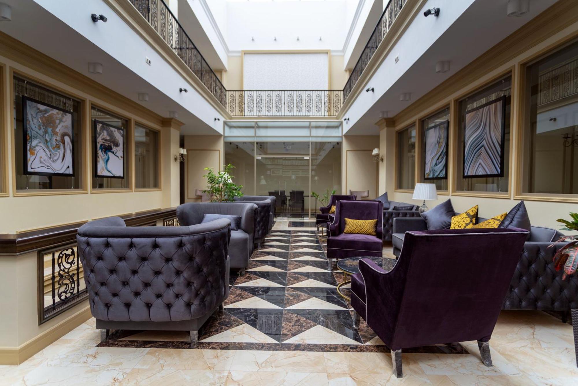 Hotel Royal Bv Ustʼ-Kamenogorsk Zewnętrze zdjęcie