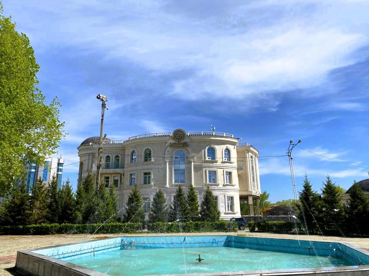 Hotel Royal Bv Ustʼ-Kamenogorsk Zewnętrze zdjęcie