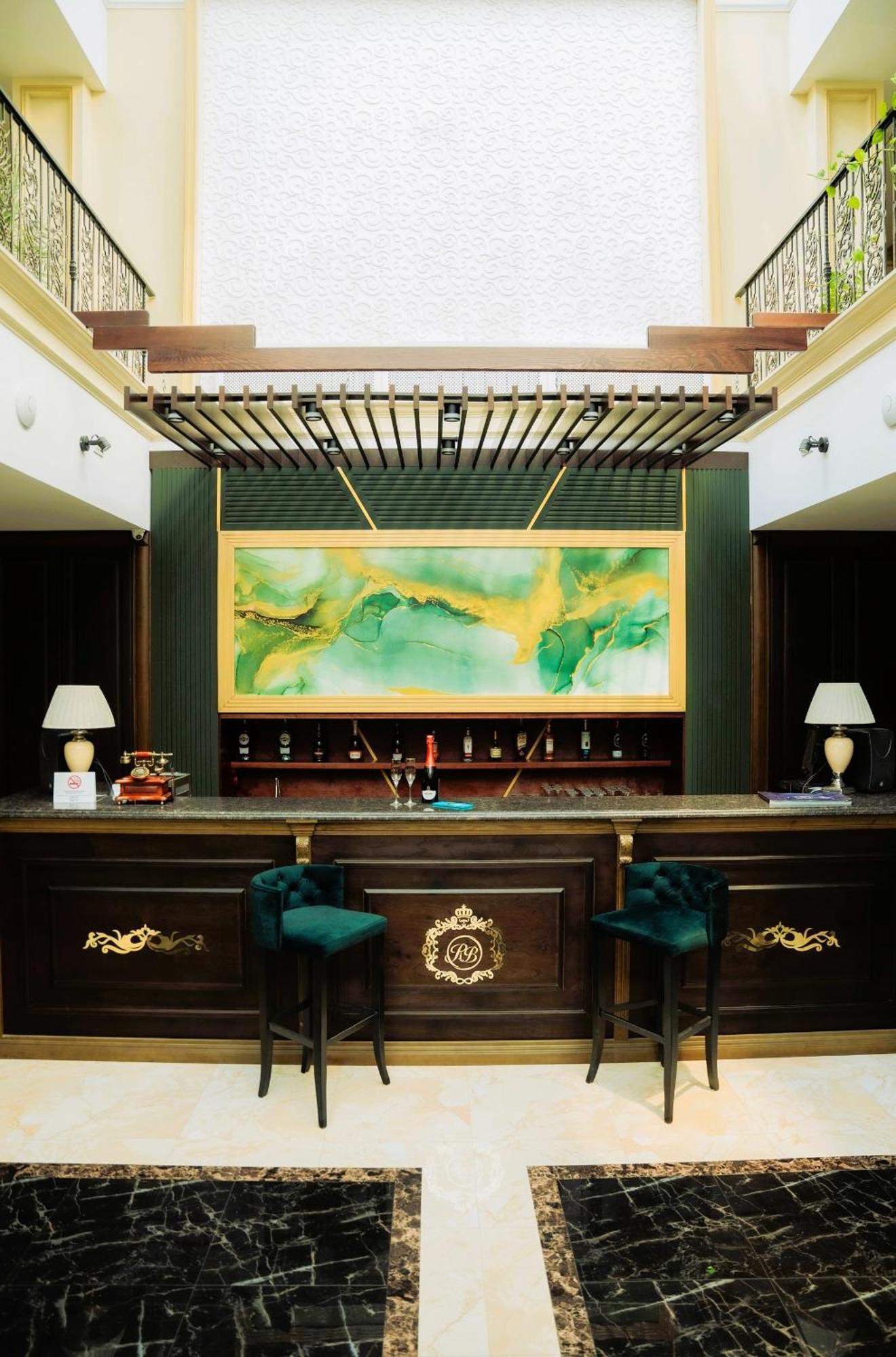 Hotel Royal Bv Ustʼ-Kamenogorsk Zewnętrze zdjęcie