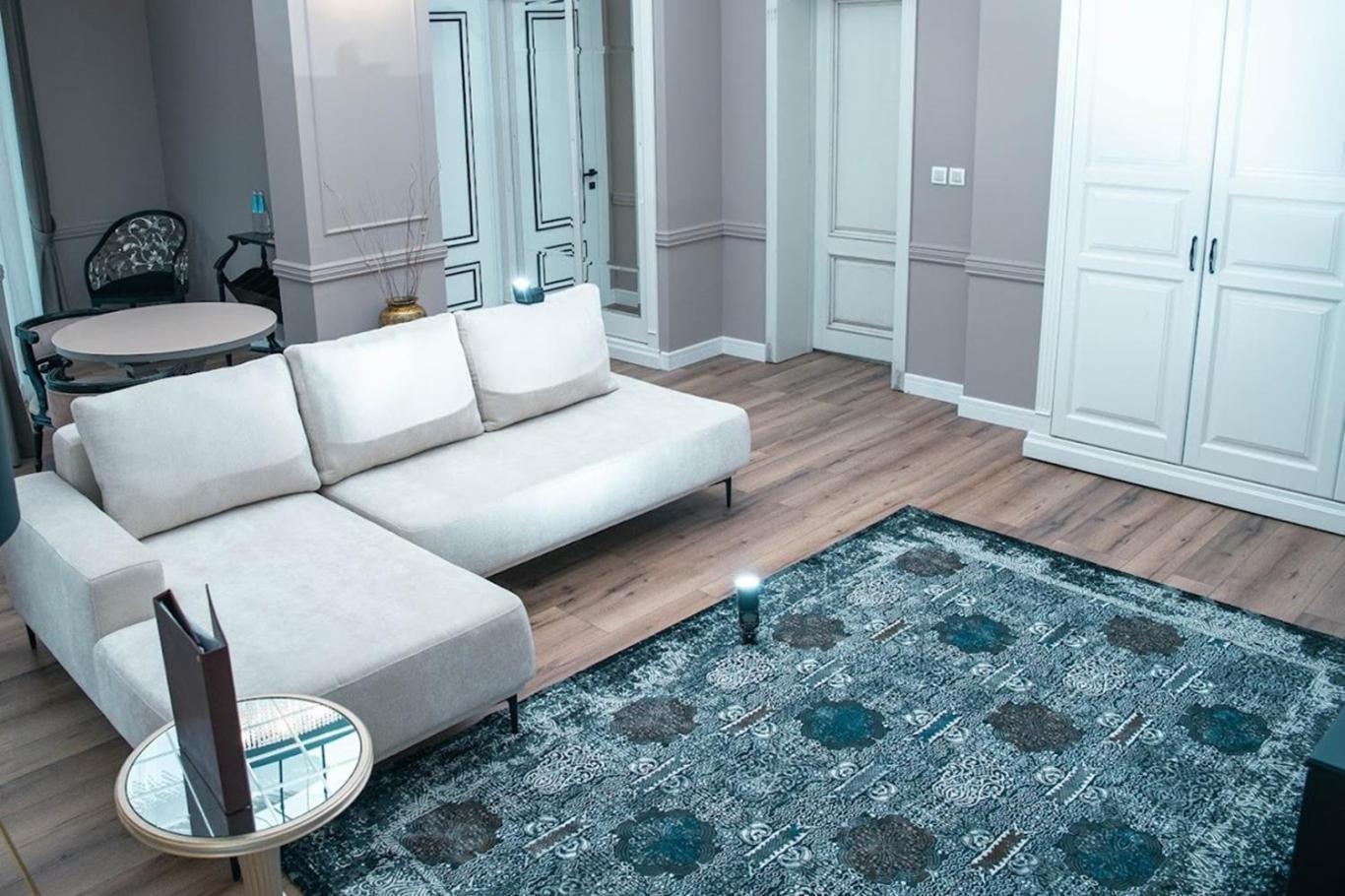 Hotel Royal Bv Ustʼ-Kamenogorsk Zewnętrze zdjęcie