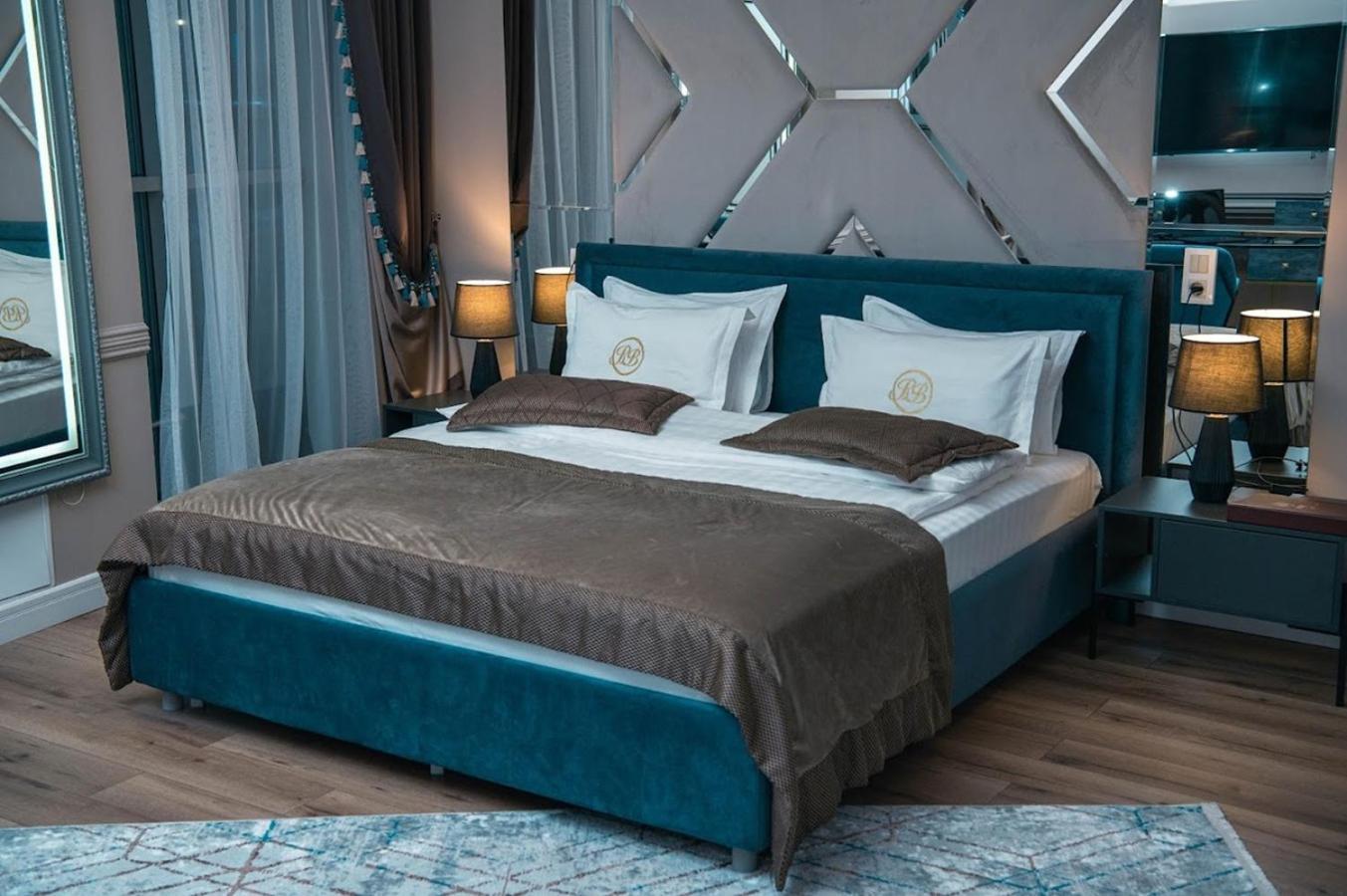 Hotel Royal Bv Ustʼ-Kamenogorsk Pokój zdjęcie
