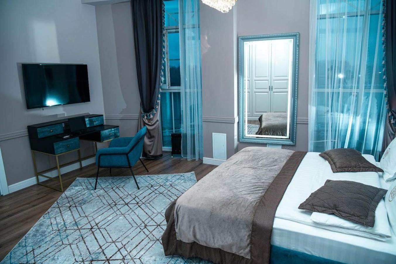 Hotel Royal Bv Ustʼ-Kamenogorsk Zewnętrze zdjęcie