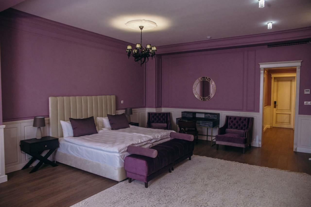 Hotel Royal Bv Ustʼ-Kamenogorsk Zewnętrze zdjęcie