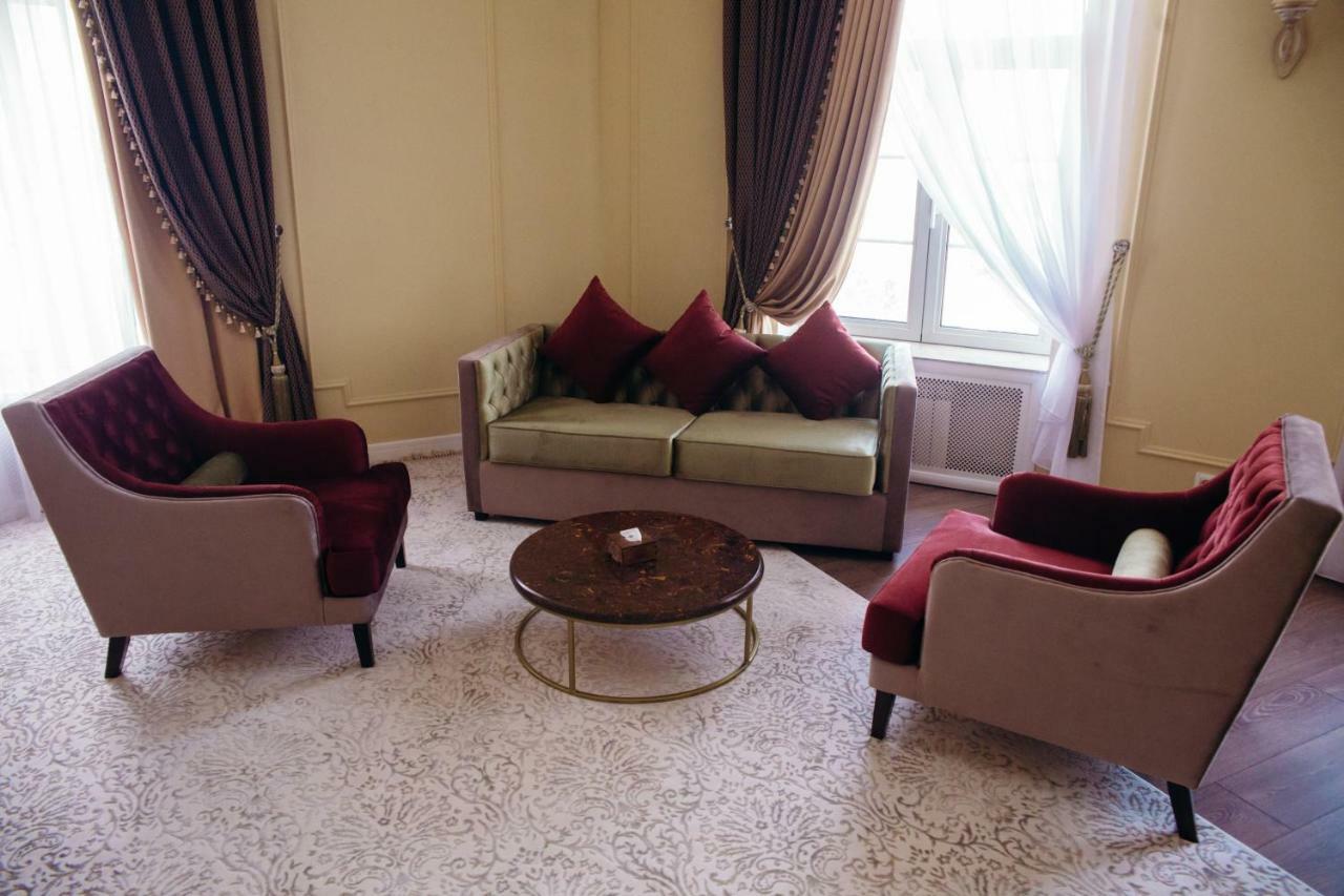 Hotel Royal Bv Ustʼ-Kamenogorsk Zewnętrze zdjęcie